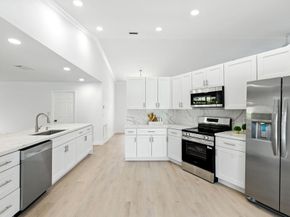 1041 Amherst Ave, Davie FL 33325