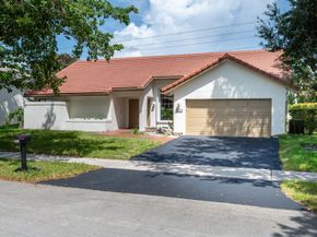1041 Amherst Ave, Davie FL 33325