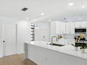 1041 Amherst Ave, Davie FL 33325
