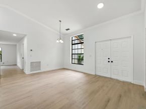 1041 Amherst Ave, Davie FL 33325
