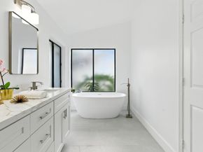 1041 Amherst Ave, Davie FL 33325