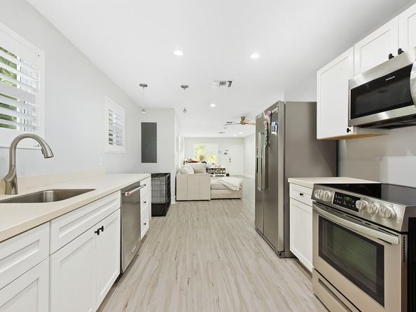 230 SW 12 Ave, Fort Lauderdale FL 33312