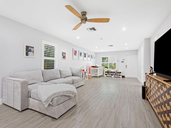 230 SW 12 Ave, Fort Lauderdale FL 33312