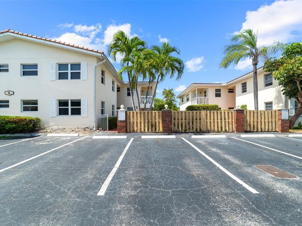2591 NE 55th Ct 102, Fort Lauderdale FL 33308