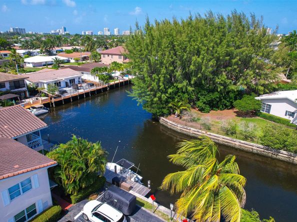 2591 NE 55th Ct 102, Fort Lauderdale FL 33308