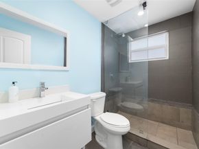 2591 NE 55th Ct 102, Fort Lauderdale FL 33308