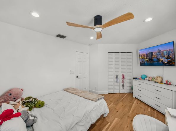 6017 Newport Village Way, Lake Worth FL 33463