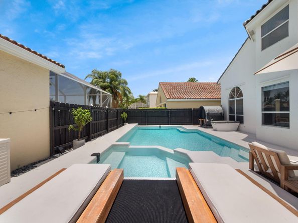 6017 Newport Village Way, Lake Worth FL 33463