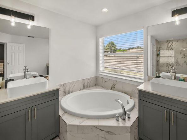 6017 Newport Village Way, Lake Worth FL 33463