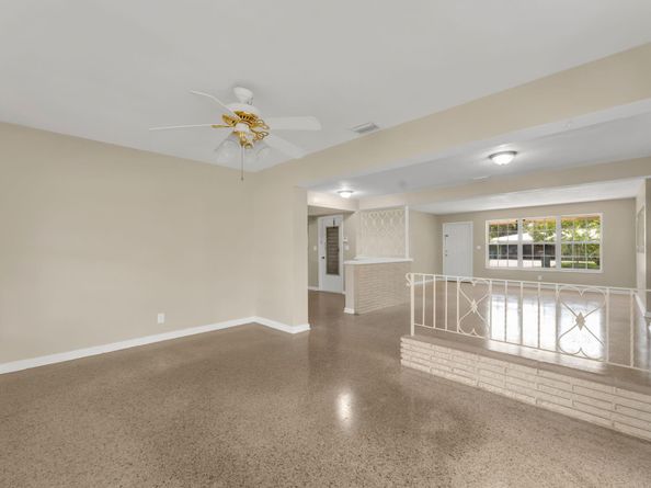 4451 NE 17th Ave, Oakland Park FL 33334