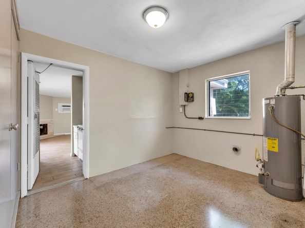 4451 NE 17th Ave, Oakland Park FL 33334
