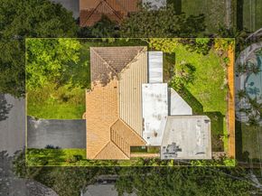 4451 NE 17th Ave, Oakland Park FL 33334
