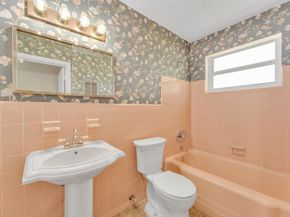 4451 NE 17th Ave, Oakland Park FL 33334
