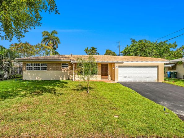 4451 NE 17th Ave, Oakland Park FL 33334