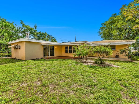 4451 NE 17th Ave, Oakland Park FL 33334