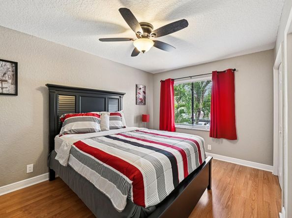 640 SW 167th Way, Pembroke Pines FL 33027