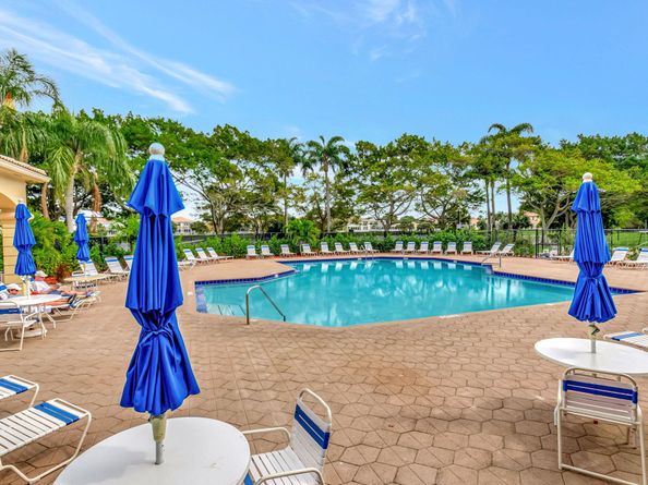 7381 Chesapeake Circle, Boynton Beach FL 33436