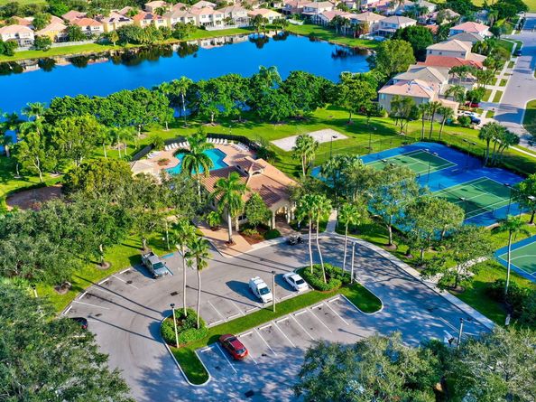 7381 Chesapeake Circle, Boynton Beach FL 33436