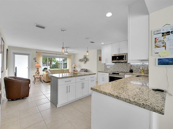 232 SW 13th St, Pompano Beach FL 33060