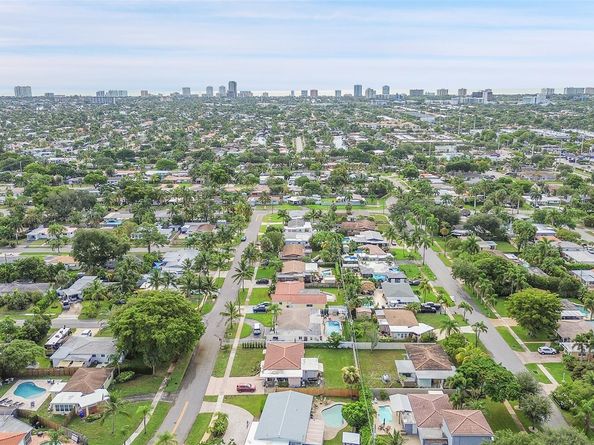 232 SW 13th St, Pompano Beach FL 33060