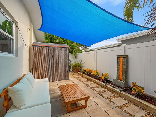 232 SW 13th St, Pompano Beach FL 33060