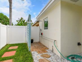 232 SW 13th St, Pompano Beach FL 33060
