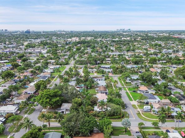 232 SW 13th St, Pompano Beach FL 33060