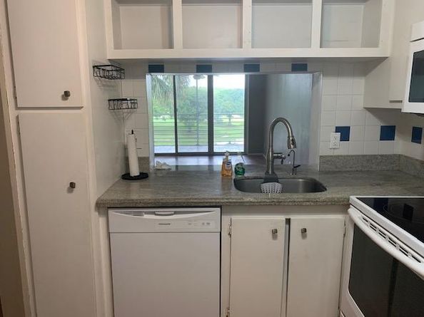 9460 Poinciana Pl 303, Davie FL 33324