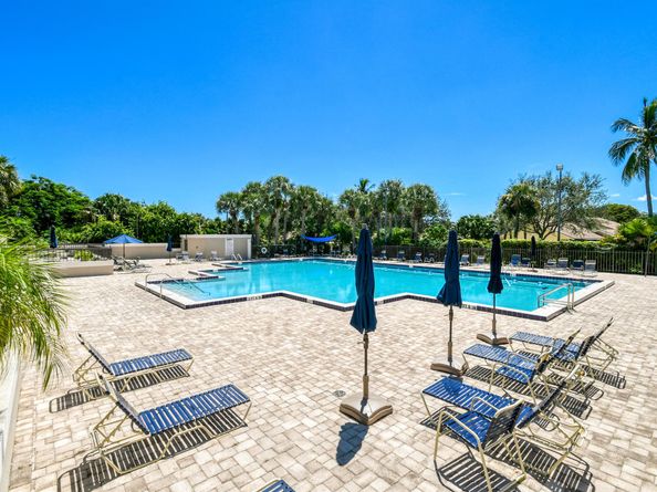 438 River Edge Road, Jupiter FL 33477