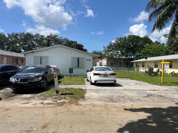 6332-6334 Polk St, Hollywood FL 33024