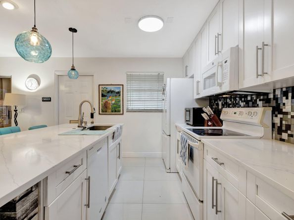 1232 W Club Drive W D, Delray Beach FL 33445