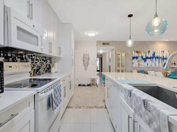 1232 W Club Drive W D, Delray Beach FL 33445