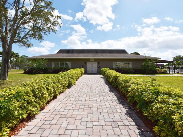1232 W Club Drive W D, Delray Beach FL 33445