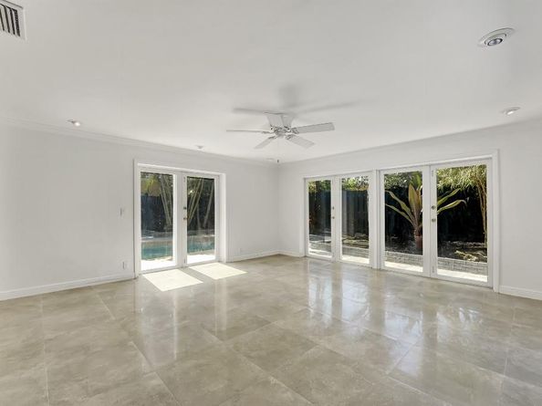 8 NE 17th St, Delray Beach FL 33444