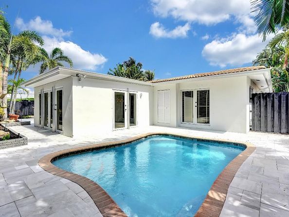 8 NE 17th St, Delray Beach FL 33444