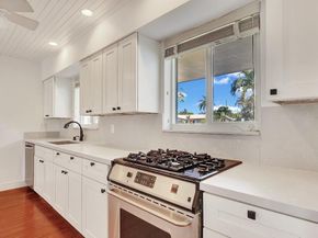 8 NE 17th St, Delray Beach FL 33444