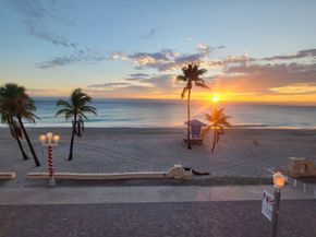 2205 N Surf Rd, Hollywood FL 33019