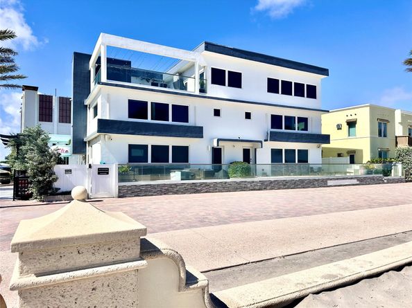 2205 N Surf Rd, Hollywood FL 33019