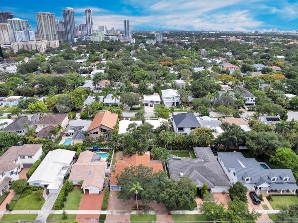 805 SE 10th St, Fort Lauderdale FL 33316