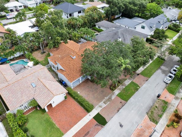 805 SE 10th St, Fort Lauderdale FL 33316