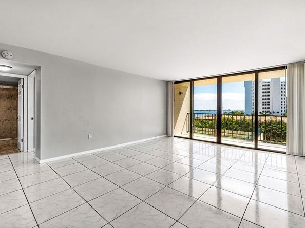 5600 N Flagler Drive 505, West Palm Beach FL 33407