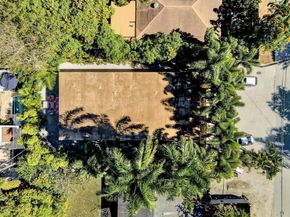 813 SW 2nd Ct, Fort Lauderdale FL 33312