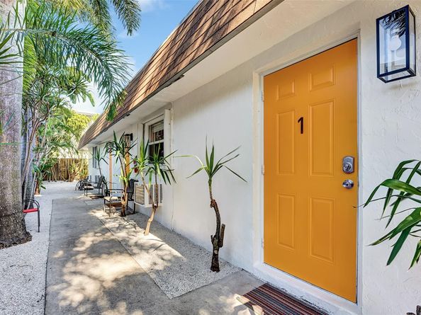 813 SW 2nd Ct, Fort Lauderdale FL 33312
