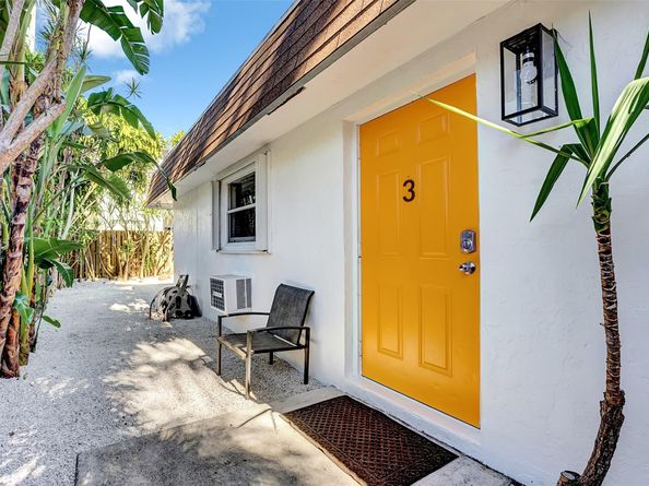 813 SW 2nd Ct, Fort Lauderdale FL 33312
