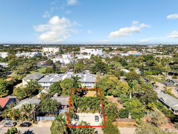 813 SW 2nd Ct, Fort Lauderdale FL 33312