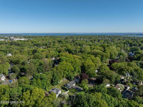 61 Center Drive, Old Greenwich CT 06870