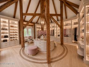 119 Proprietors Crossing, New Canaan CT 06840