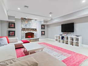 1 Bramble Lane, Riverside CT 06878