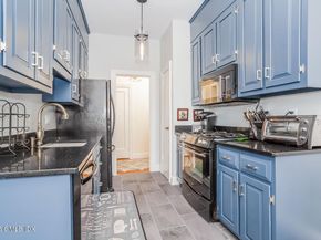 47 Lafayette Place 6J, Greenwich CT 06830