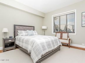 47 Lafayette Place 6J, Greenwich CT 06830